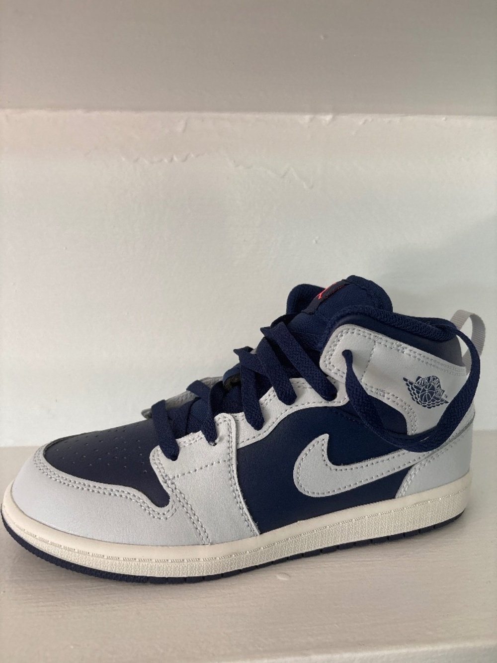 Air Jordan *Never Worn* Mid 3Y